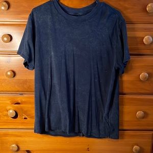 lululemon navy marble boyfriend tee